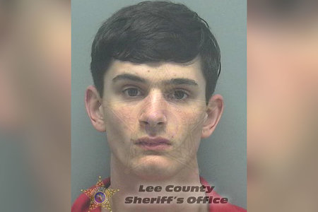Teen obvinený zo zabitia suseda kvôli sláve TikTok opäť zatknutý na Floride