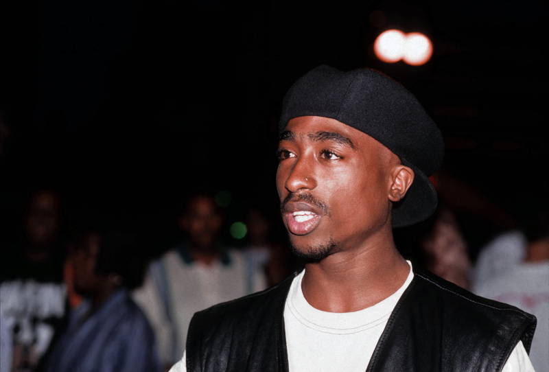 Politsei konfiskeeris sülearvuteid, memuaarid Vegase piirkonna Tupac Shakuri 1996. aasta tapmise tunnistajate kodust