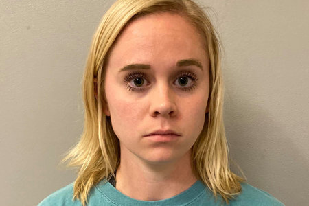 Maestra de educación especial de Alabama acusada de tener relaciones sexuales con un estudiante de secundaria