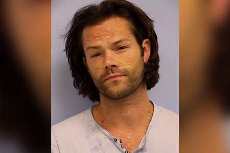 Zvezdnik 'Nadnaravnega' Jared Padalecki naj bi se zapletel v pijani pretep v baru v Teksasu