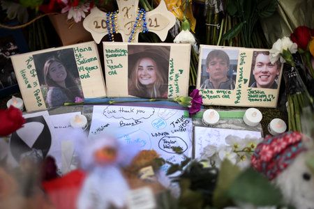 Michigan School Shooters forældre sigtet for ufrivilligt manddrab