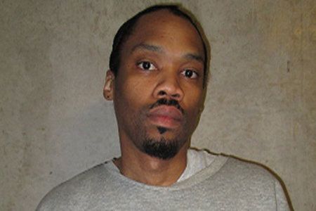 La junta de llibertat condicional vota per canviar la pena del condemnat a mort Julius Jones