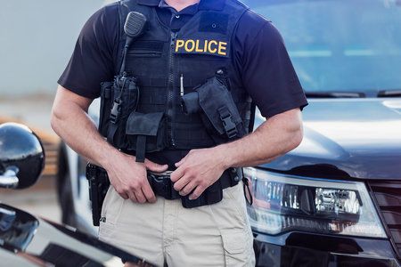 «Слова только что сорвались с их уст»: начальник полиции Джорджии и офицер ушли в отставку после того, как телекамера зафиксировала расистский разговор