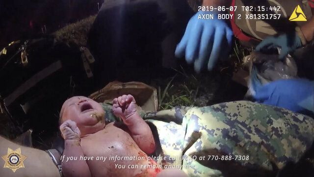 Folk 'venter i kø' for at adoptere baby fundet forladt i plastikpose i Georgia Woods