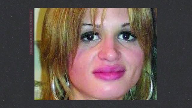 Изображение ремня, найденного на месте преступления в Гилго-Бич почти десять лет назад, опубликовано полицией в поисках серийного убийцы