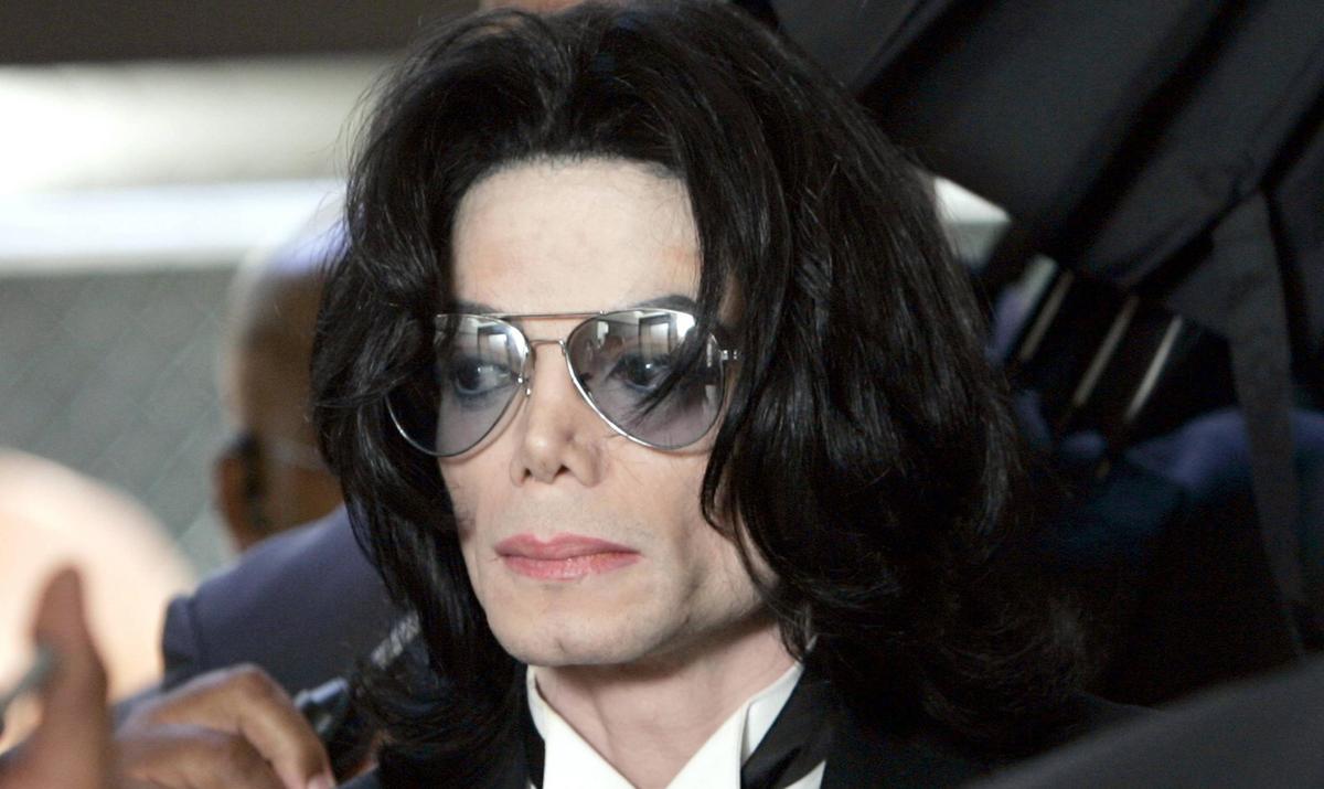 Onde estava a Hayvenhurst House de Michael Jackson e o que supostamente aconteceu lá?
