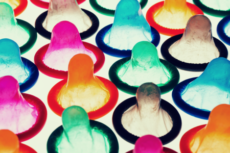 Предизвикателство за смъркане на презерватив: обезпокоителна мания на тийнейджърите или интернет мит?